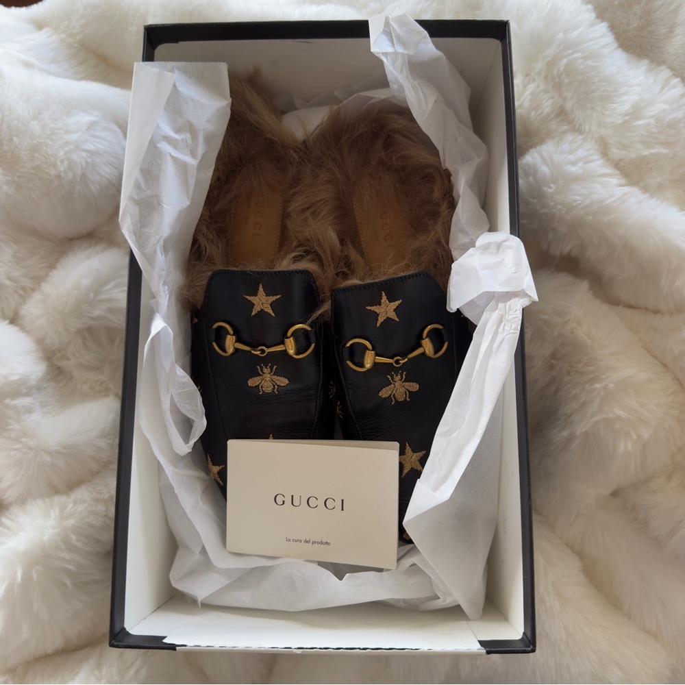 GUCCI Princetown Mule Fur Slippers With Embroidered Bees and Stars Black Leather